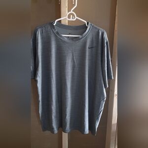 Nike Men's Charcoal Short Sleeve Tee